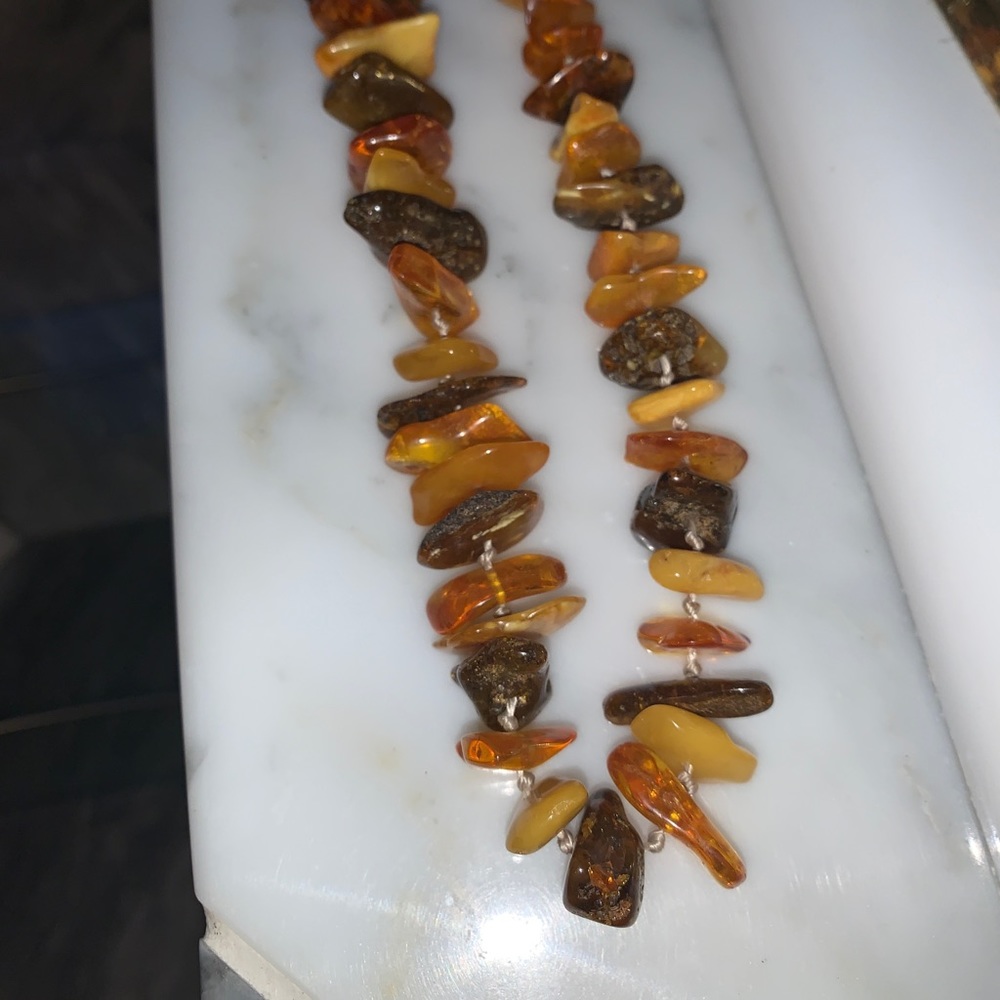AMBER NECKLACE - Picture 2 of 3